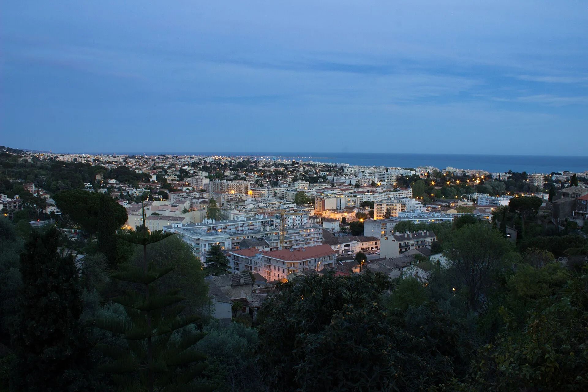 Cagnes-sur-Mer - Cagnes-Sur-Mer depuis le Haut de Cagnes, un soir d'avril