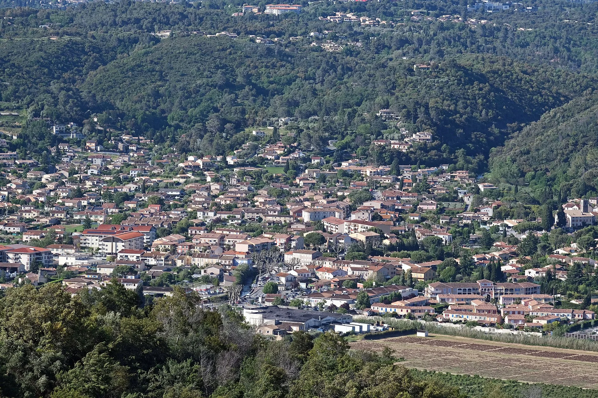 Pégomas - Vue du village de Pégomas depuis la piste DFCI des Harkis.