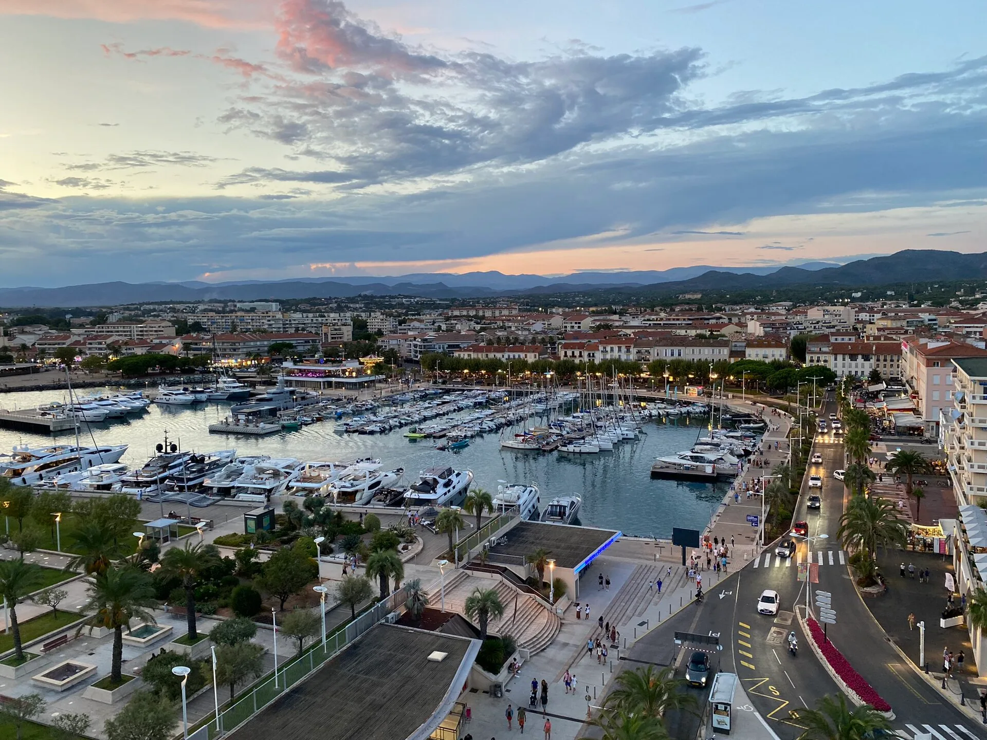 Saint-Raphaël - Vue du vieux port de Saint-Raphaël depuis la grande roue